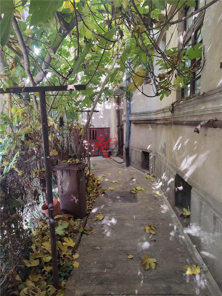 Mosilor, inchiriere garsoniera in bloc mic.